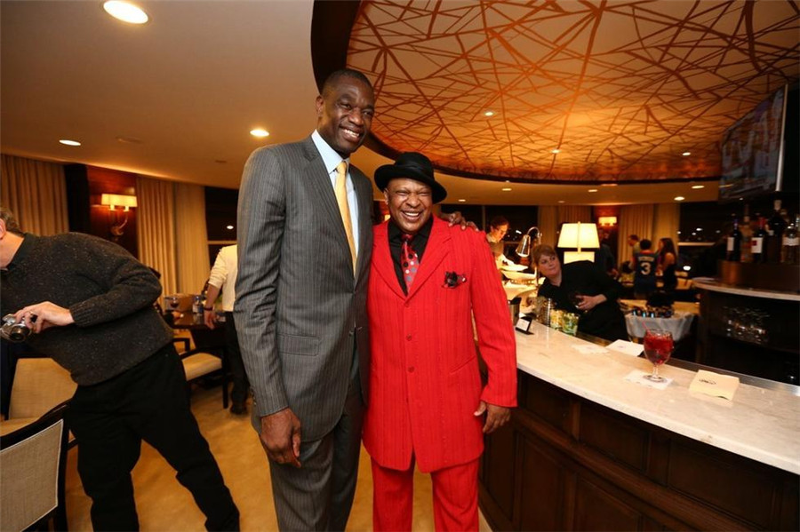 强势表现 强势表现