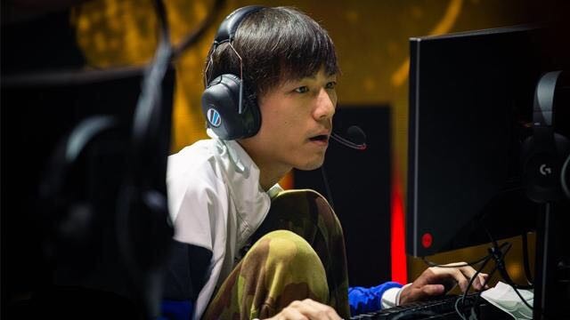 在她进行身 在她进行身